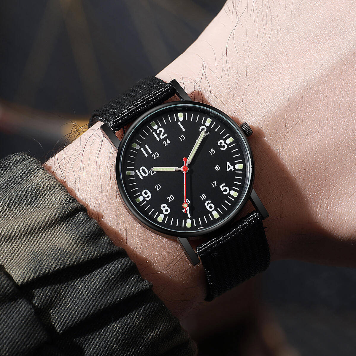 Men Watches Casual Nylon Band  - đánh giá và giá Solar Powered Watch